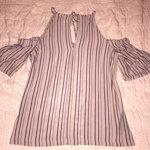 Cute American Eagle off the shoulder shirt